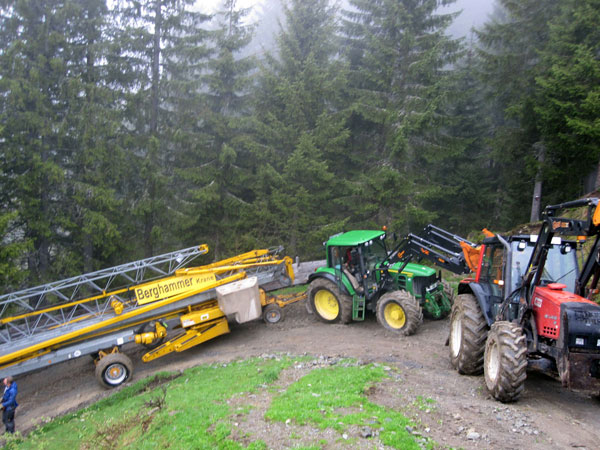 Über die Rodelbahn auf dem Weg zur Kelchalm (Bild 2)